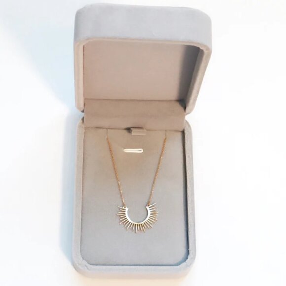 18k Gold Sun Necklace - Picture 3 of 7